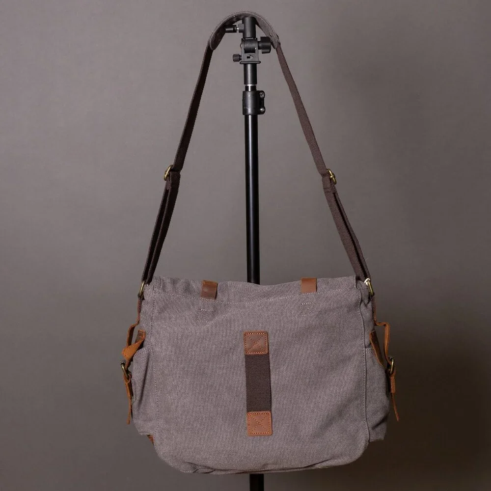 Kattee messenger/camera bag.
